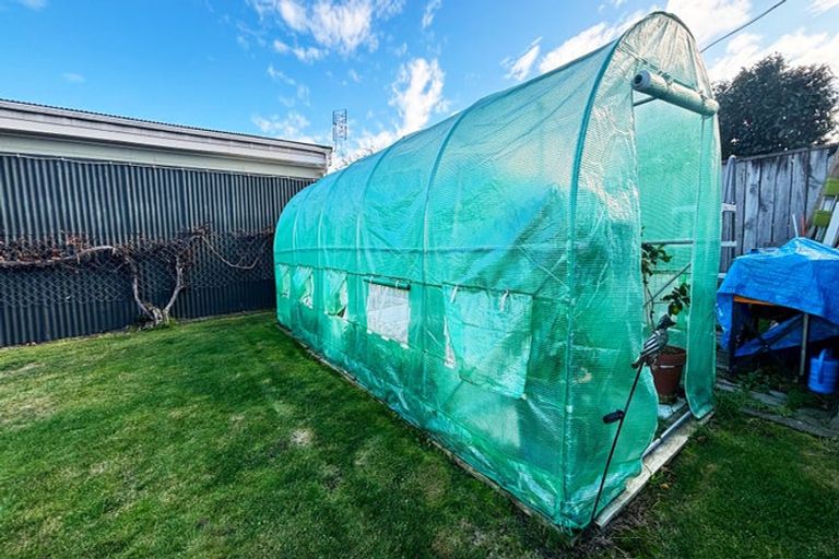 Photo of property in 2 Cole Grove, Wallaceville, Upper Hutt, 5018