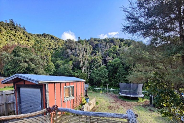Photo of property in 17 Boyd Grove, Naenae, Lower Hutt, 5011