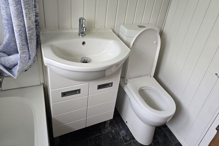 Photo of property in 24a Ranfurly Street, Trentham, Upper Hutt, 5018