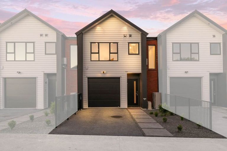 Photo of property in 93a Argent Lane, Wainui, 0932