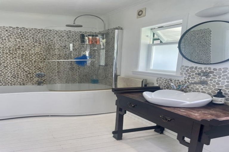 Photo of property in 20 Jean Place, Stanmore Bay, Whangaparaoa, 0932