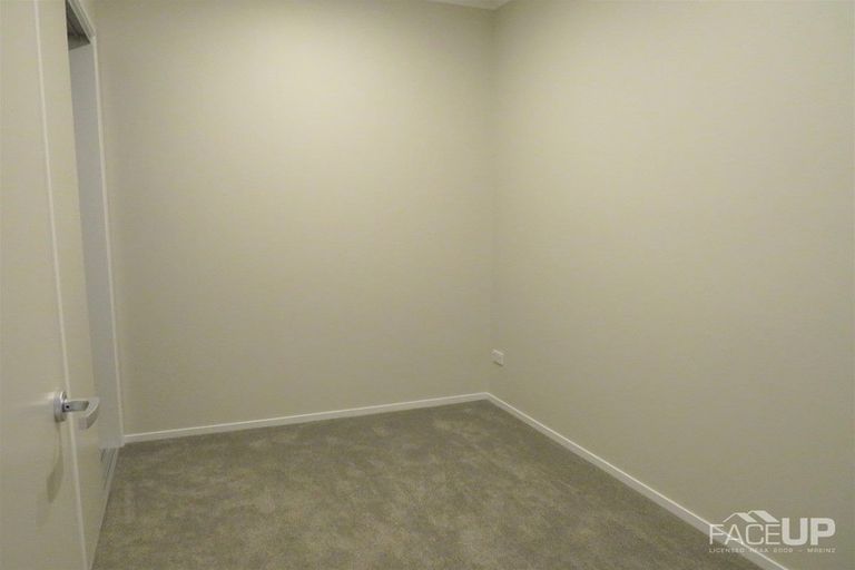 Photo of property in 58 Rangihina Road, Hobsonville, Auckland, 0616