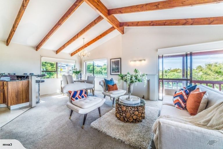 Photo of property in 24a East Coast Road, Milford, Auckland, 0620