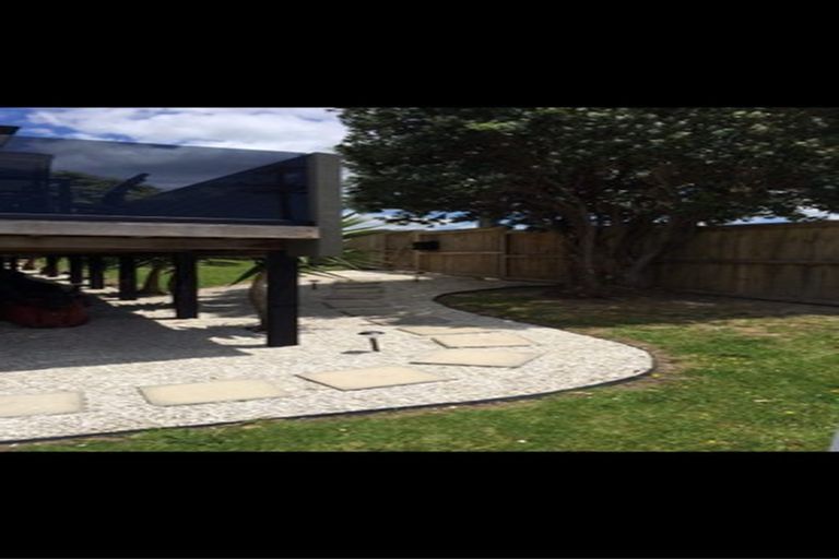 Photo of property in 1/9-11 Masterton Road, Rothesay Bay, Auckland, 0630