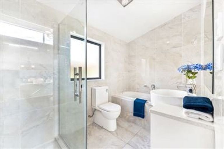 Photo of property in 32 The Enclave, Totara Heights, Auckland, 2105