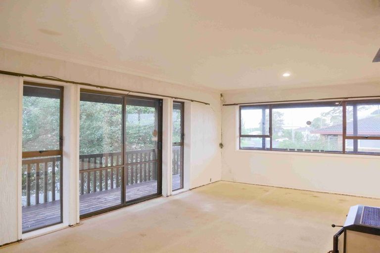 Photo of property in 35 Kirby Street, Glendene, Auckland, 0602