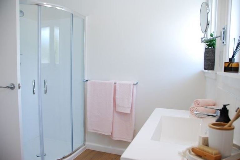 Photo of property in 45 Emlyn Place, Avondale, Christchurch, 8061