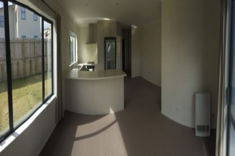 Photo of property in 20 Havana Rise, Grenada Village, Wellington, 6037