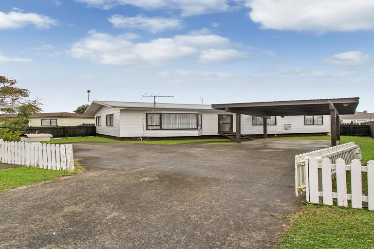 Photo of property in 96 Maplesden Drive, Clendon Park, Auckland, 2103