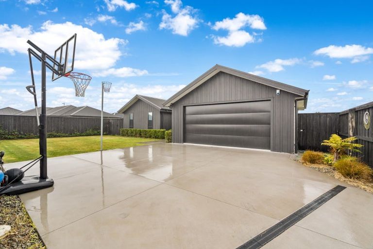 Photo of property in 35 Chris Drive, Rolleston, 7614