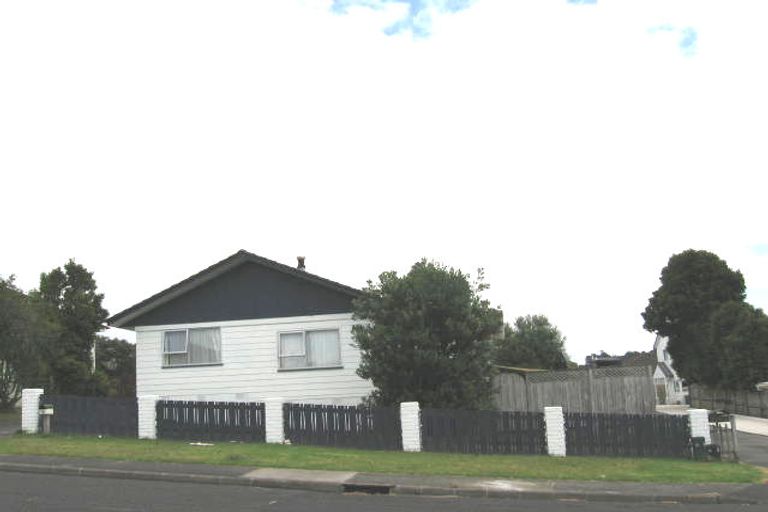 Photo of property in 76 Lynn Road, Bayview, Auckland, 0629