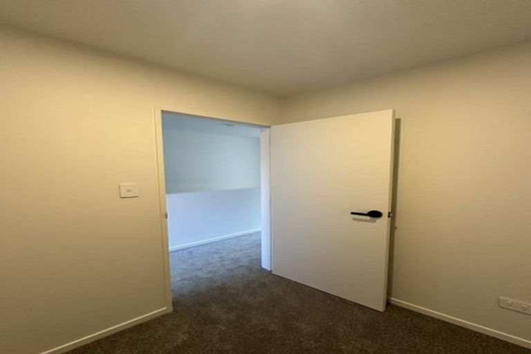 Photo of property in 6d Glennandrew Drive, Half Moon Bay, Auckland, 2012