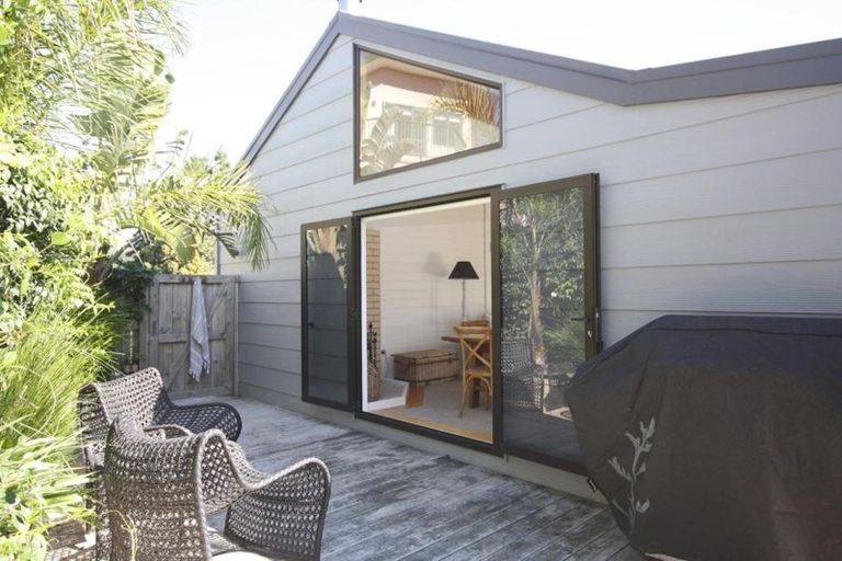 Photo of property in 130 Tirohanga Drive, Whangamata, 3620