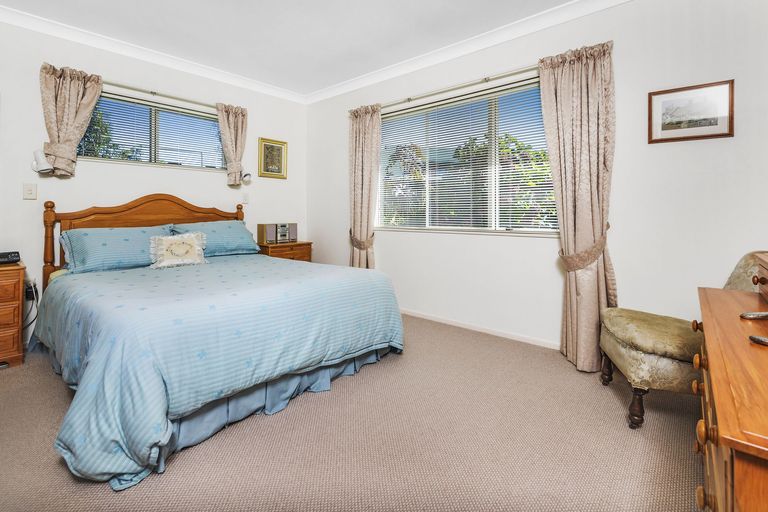 Photo of property in 10a Gills Avenue, Papakura, 2110