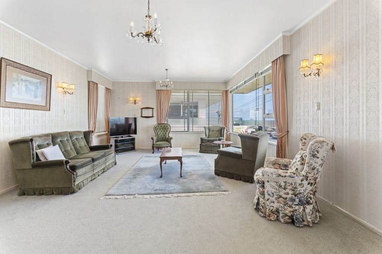 Photo of property in 34 Hamblyn Street, Strandon, New Plymouth, 4312