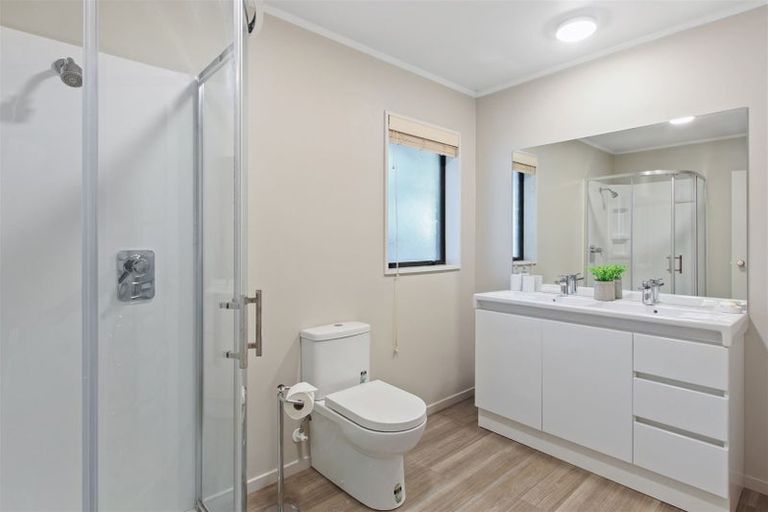 Photo of property in 10 Castle Way, Beckenham, Christchurch, 8023