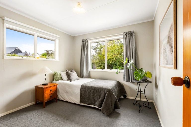 Photo of property in 37 James Cook Street, Havelock North, 4130