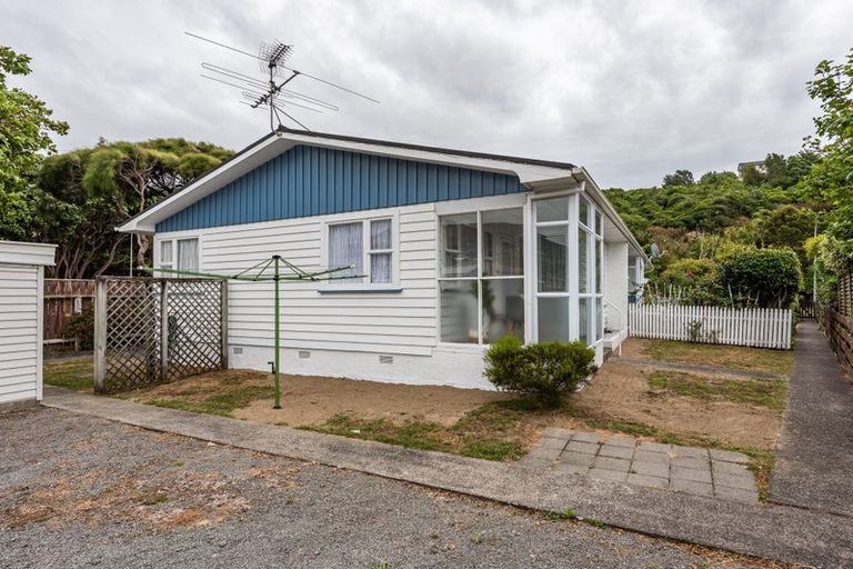 Photo of property in 3/13 Luckie Street, Tawa, Wellington, 5028