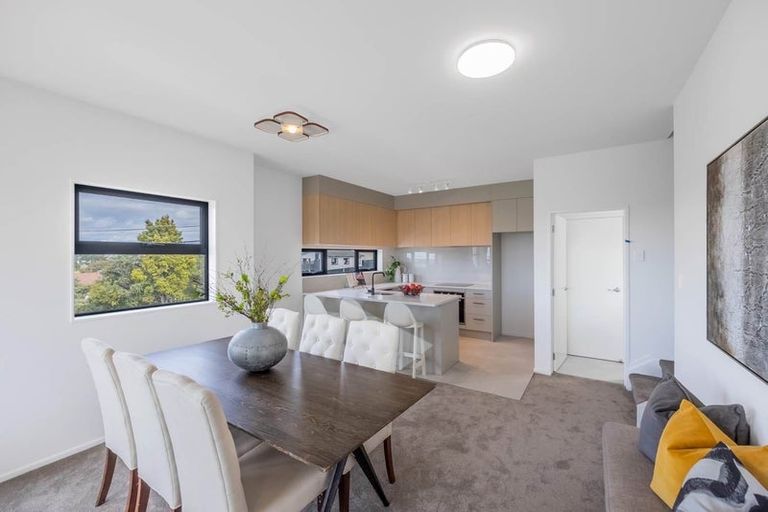 Photo of property in 3/43a Waimumu Road, Massey, Auckland, 0614