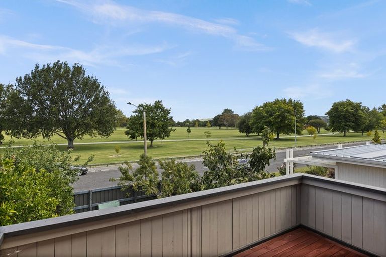 Photo of property in 102 Freyberg Avenue, Tamatea, Napier, 4112