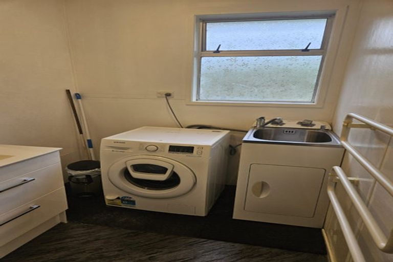 Photo of property in 357 Triangle Road, Henderson, Auckland, 0610