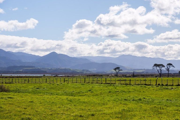 Photo of property in 97 Lake Ferry Road, Lake Ferry, Featherston, 5772