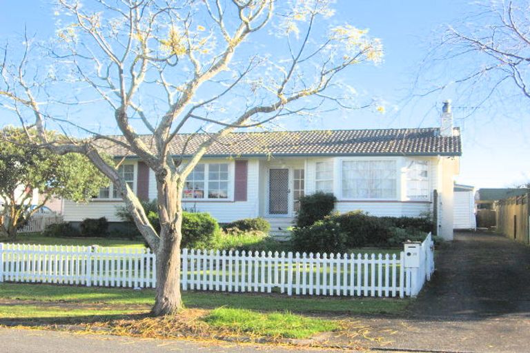 Photo of property in 18 Beeston Crescent, Manurewa, Auckland, 2102