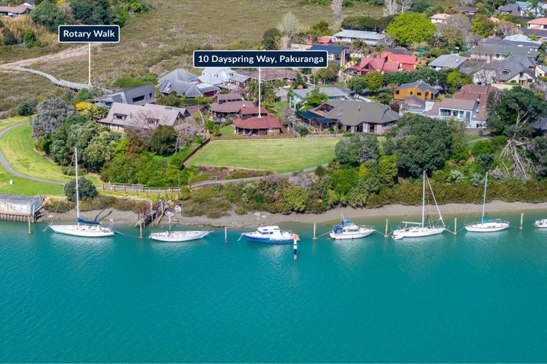 Photo of property in 2/10 Dayspring Way, Pakuranga, Auckland, 2010