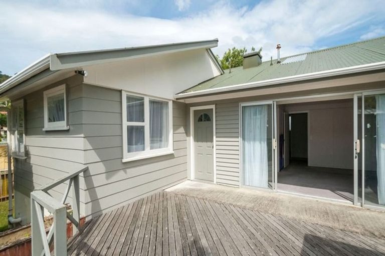 Photo of property in 6 Holborn Drive, Stokes Valley, Lower Hutt, 5019