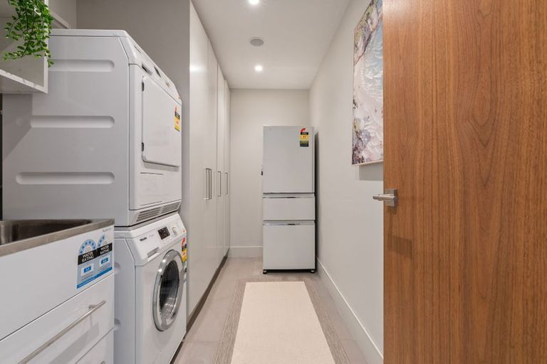 Photo of property in Clyde Quay Wharf, 3b/1 Clyde Quay Wharf, Te Aro, Wellington, 6011