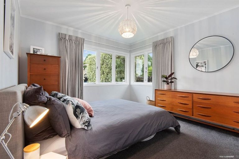 Photo of property in 82 Kervil Avenue, Te Atatu Peninsula, Auckland, 0610