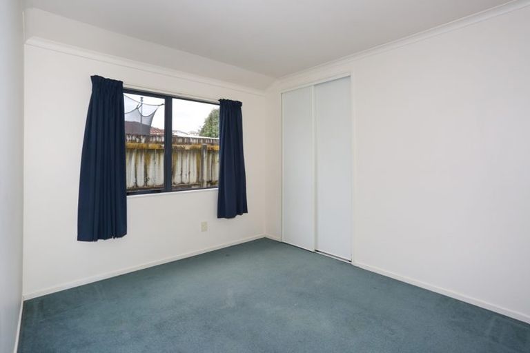 Photo of property in 11 Liddesdale Place, Papakura, 2110