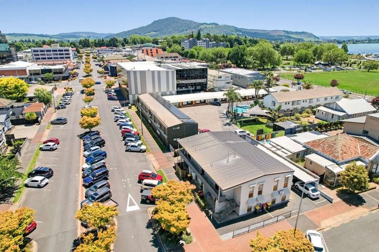 Photo of property in 1055 Pukaki Street, Rotorua, 3010