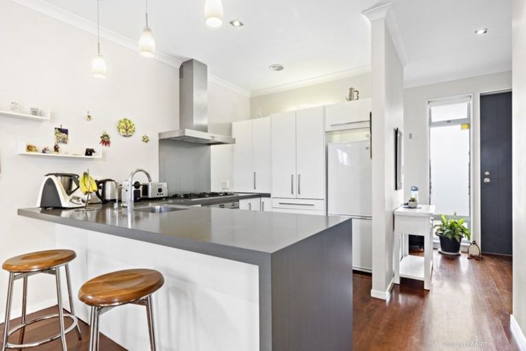 Photo of property in 5 Chelsea Street, Miramar, Wellington, 6022