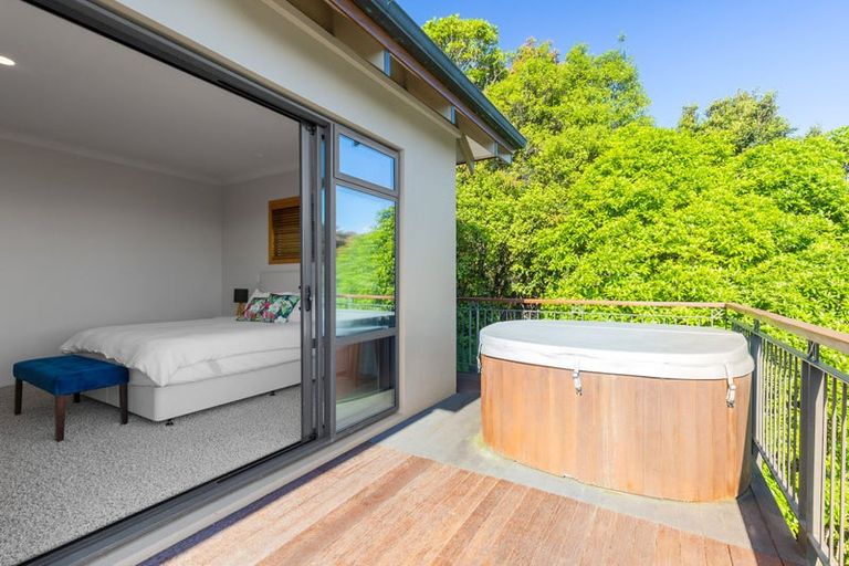 Photo of property in 3 Whakamoenga Point, Acacia Bay, Taupo, 3385