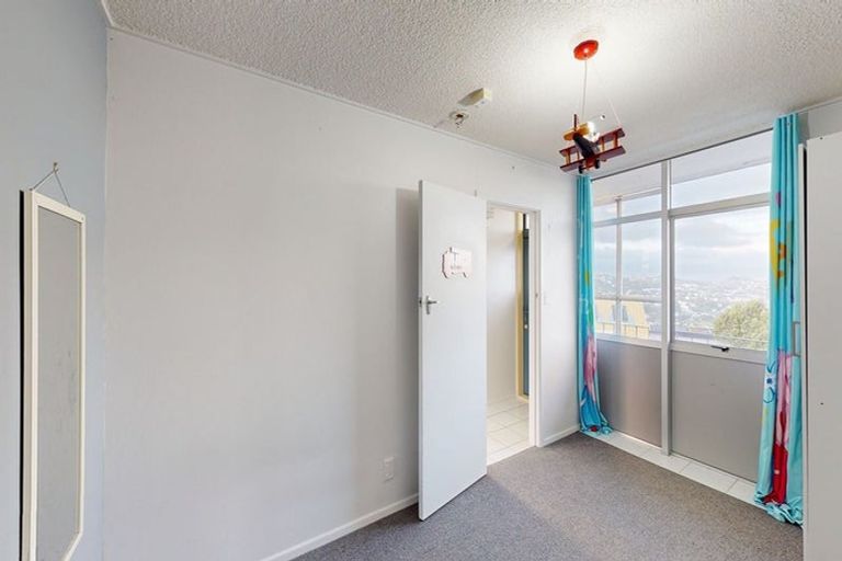 Photo of property in 23uc7 Rangitane Street, Maupuia, Wellington, 6022