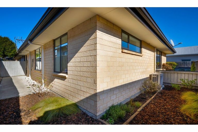 Photo of property in 2/50 Koromiko Street, Saint Martins, Christchurch, 8022