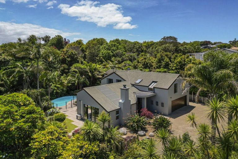 Photo of property in 41 Isobel Road, Greenhithe, Auckland, 0632