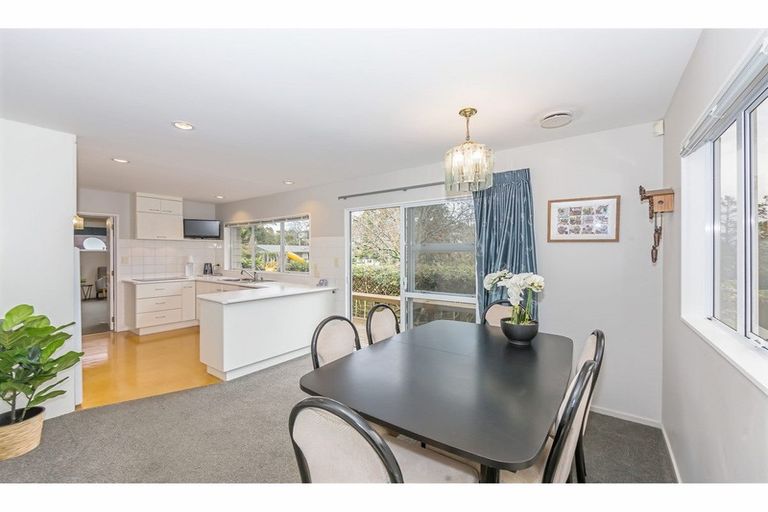 Photo of property in 2/26 Elliott Avenue, Bayview, Auckland, 0629