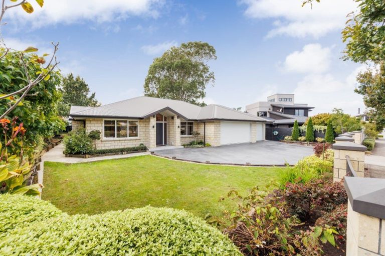 Photo of property in 9 Riverstone Grove, Hokowhitu, Palmerston North, 4410