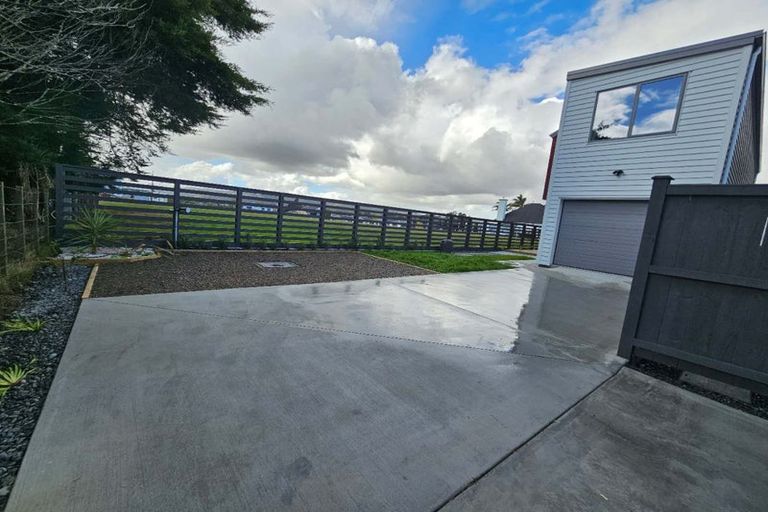 Photo of property in 3 Yellow Pear Lane, Karaka, 2578