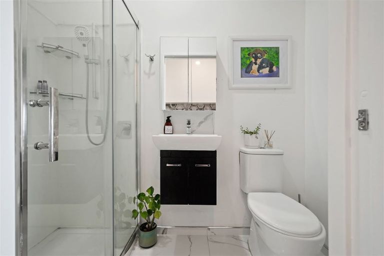 Photo of property in 94a Dyers Pass Road, Cashmere, Christchurch, 8022