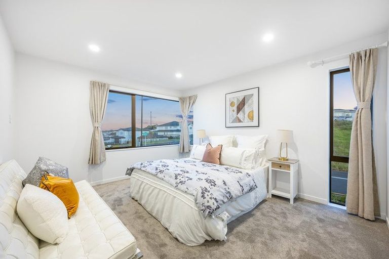 Photo of property in 2 James Mcleod Way, Silverdale, 0932