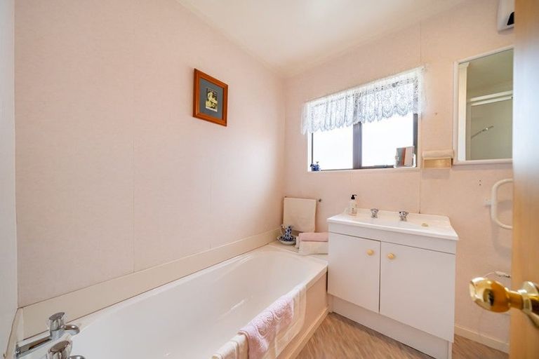 Photo of property in 4/28 Logan Street, Ebdentown, Upper Hutt, 5018