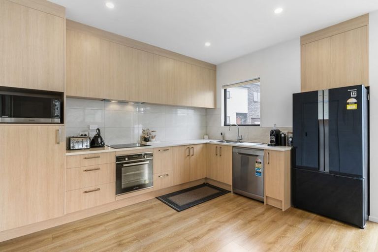 Photo of property in 2/7 Wastney Road, Alfriston, Auckland, 2105