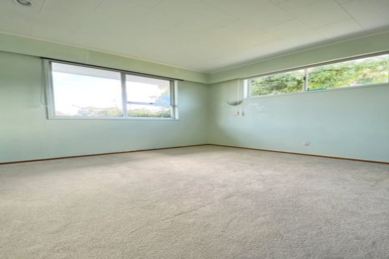 Photo of property in 67 Ravenwood Drive, Forrest Hill, Auckland, 0620