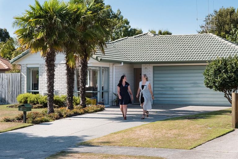 Photo of property in 22 The Gardens Drive, Papamoa Beach, Papamoa, 3118