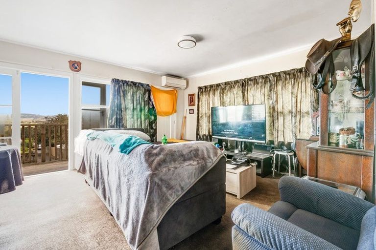 Photo of property in 2 Kaipara Crescent, Helensville, 0800