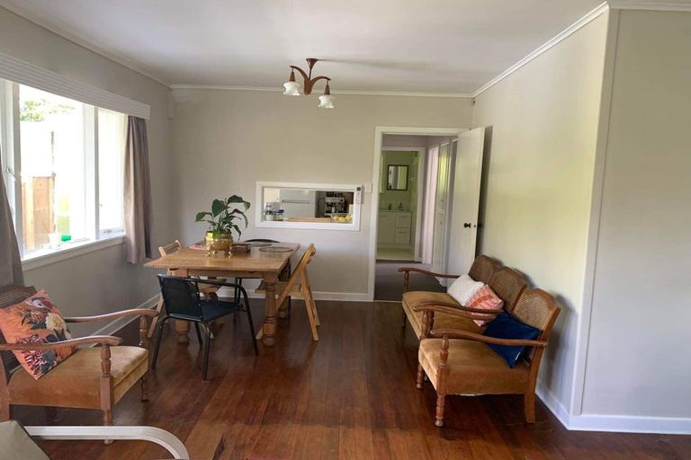 Photo of property in 239 Hepburn Road, Glendene, Auckland, 0602