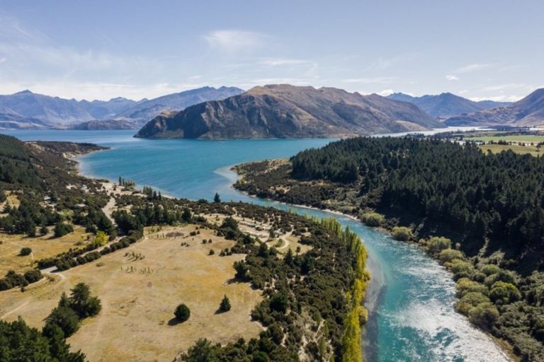 Photo of property in 17 Mount Creighton Crescent, Wanaka, 9305